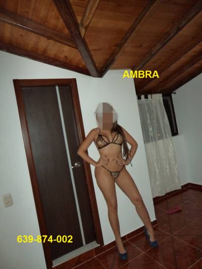 AMBRA NENITA COMPLACIENTE… FUEGO ENTRE LAS PIERNAS!