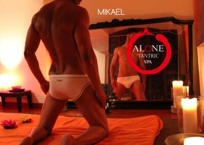 CHICAS, MIKAEL OS ESPERA EN  ALONE MASAJES BARCELONA