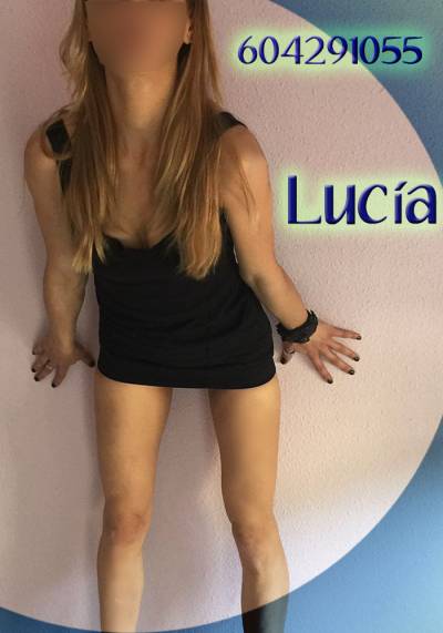 LUCIA…UNA RUBIA CACHONDA EN BUSCA DE GUERRA