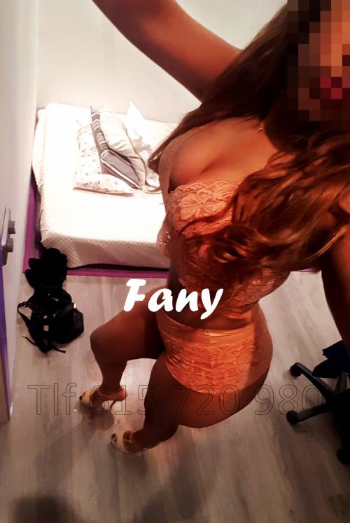 FANY JOVEN LATINA CON CURVAS DE INFARTO. FOTOS REALES !