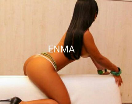 EMMA!! MORENAZA CON CURVAS DE INFARTO 640756501