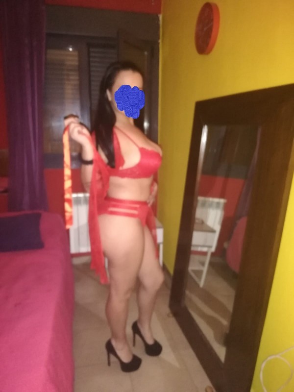 NATALIA MUY PUTA TIENE EL COÑO MOJADO QUIERES METE 645940931