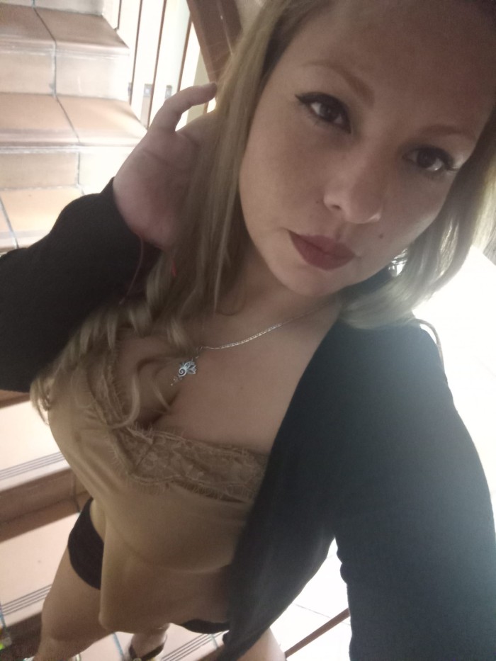 Laura, escort madura rubia guapa en Bilbao