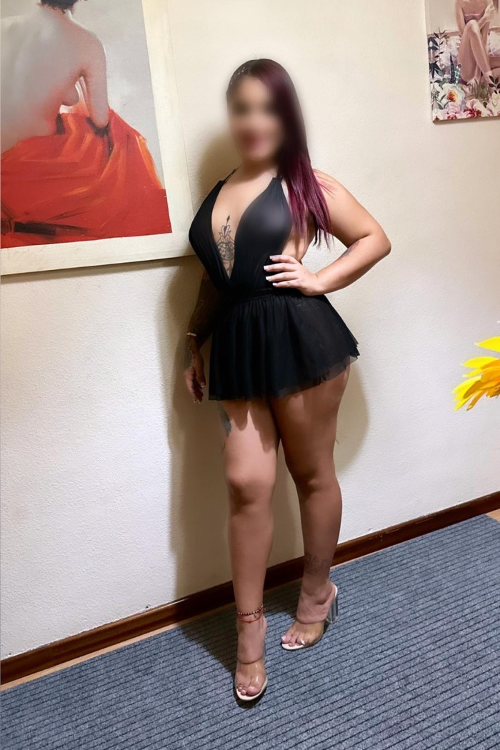 SALOME UNA MASAJISTA COLOMBIANA SUPER CARIÑOSA