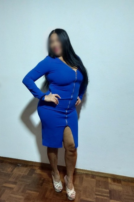 SEXY MADURA DE 53 DESPLAZAMIENTOS