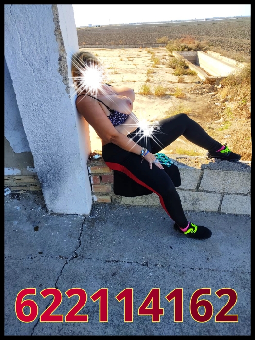 Sevillana bisex disponible con Camper