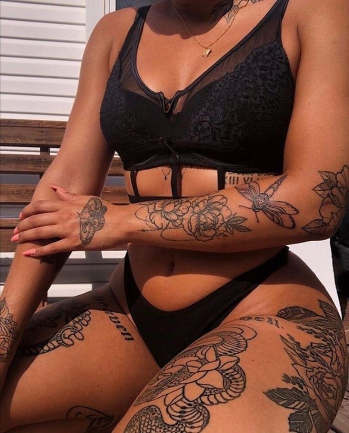 Colombiana tatuada guapísima ponferrada