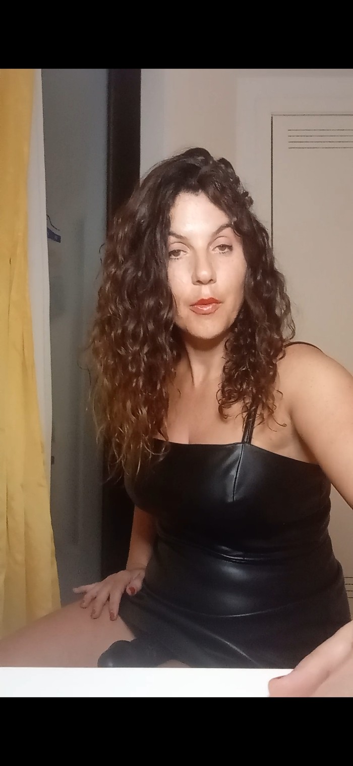 Ama Domina Gina Mistress humillacion publica