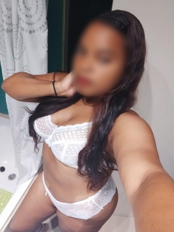 ﻿  CAMILA LATINA DE SANGRE CALIENTE DISPONIBLE