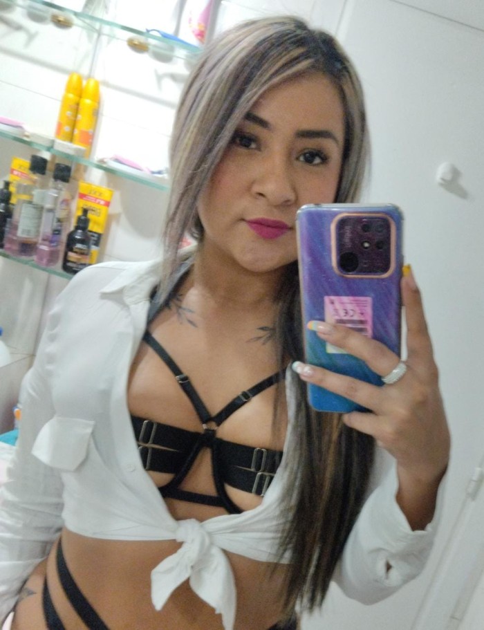 CALIENTE COLOMBIANA DISPONIBLE 24HR