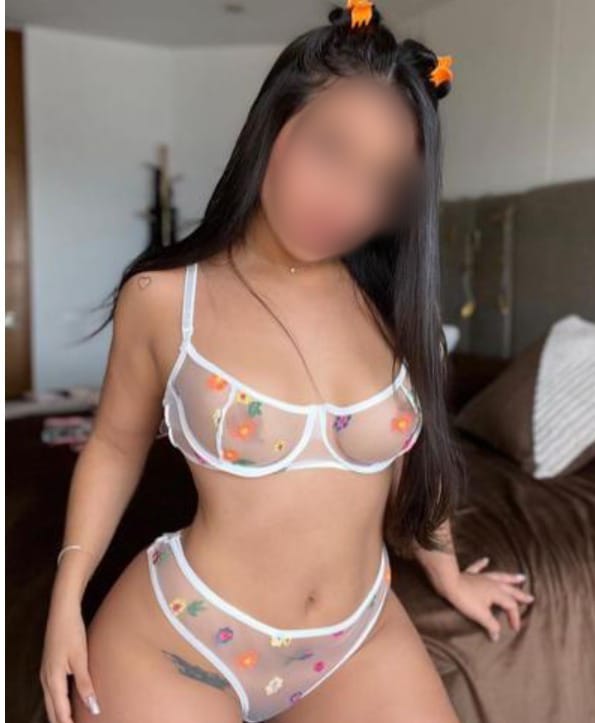 LATINA CACHONDA GUARRA FIESTERA 24 HORAS