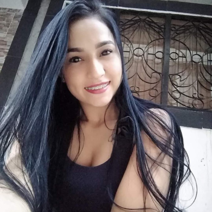 JOVENCITA ARDIENTE CON COÑITO CALIENTE