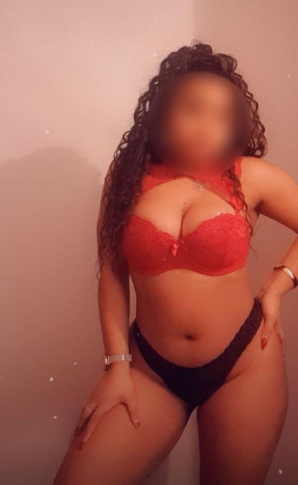 Valentina chica escort