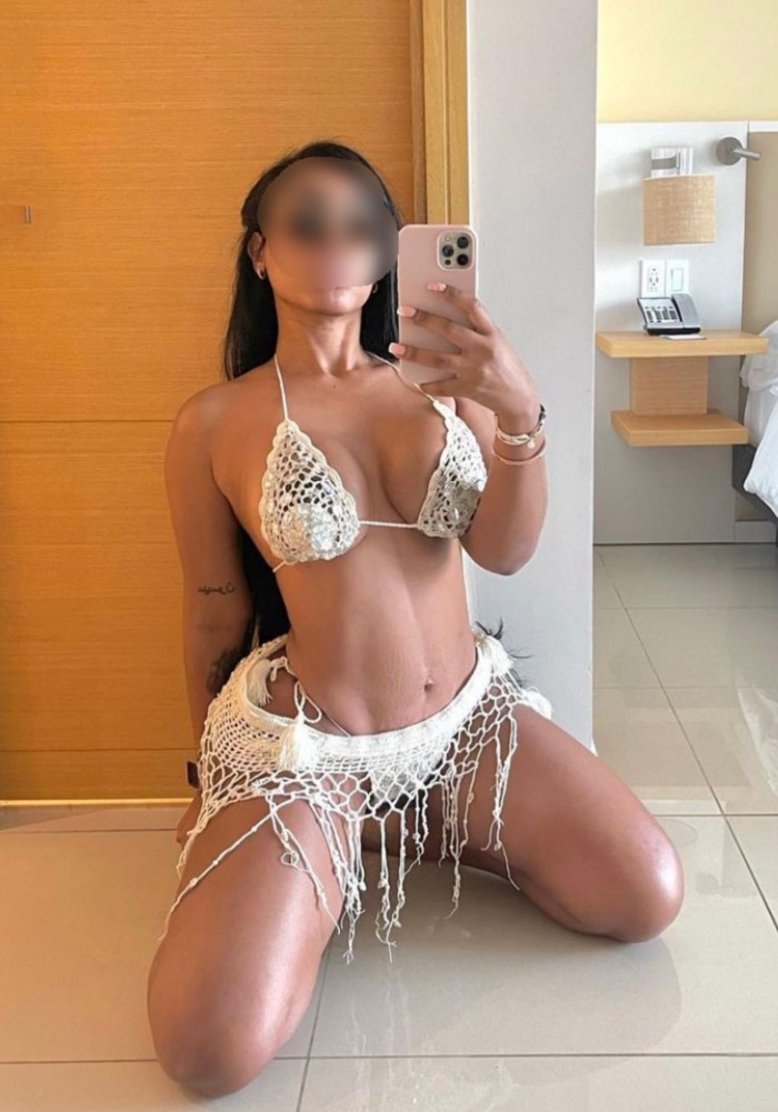 CUERPO DE DIOSA, BOQUITA JUGUETONA…