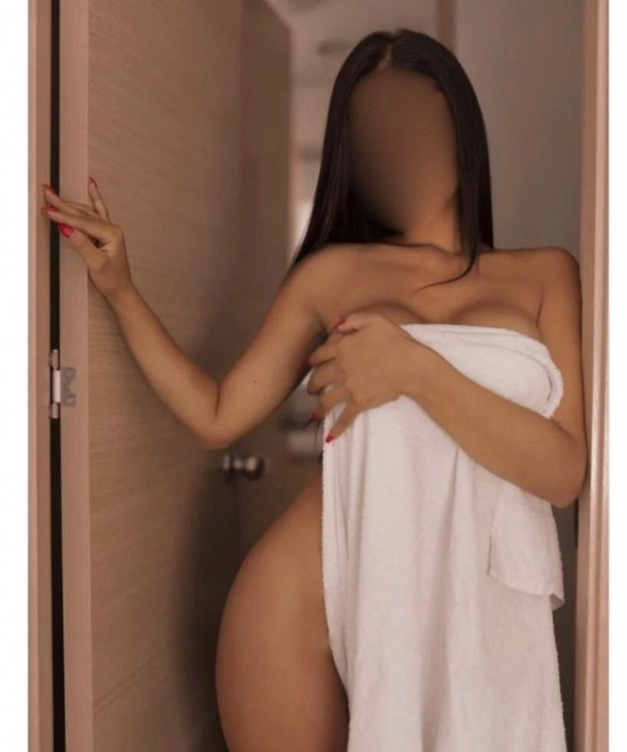 BELLA JOVEN DISPONIBLE, AL VERME ME DESNUDAS