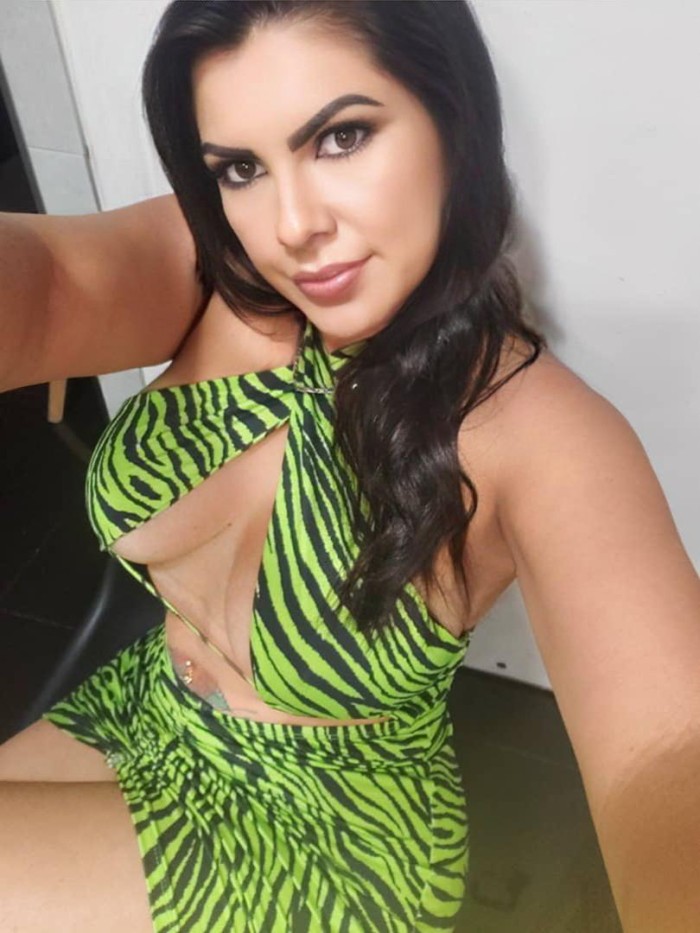 Zuly: Venezolana, toda natural 24h