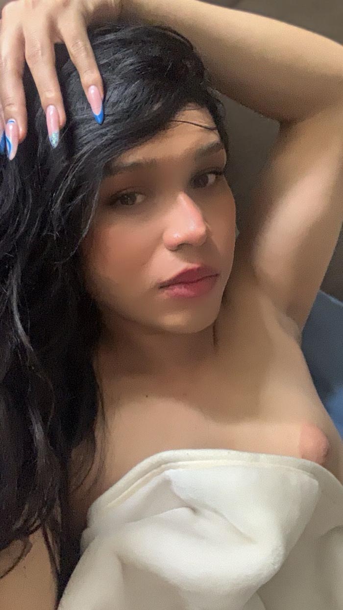 Samantha Zafiro , preciosa masajista colombiana re