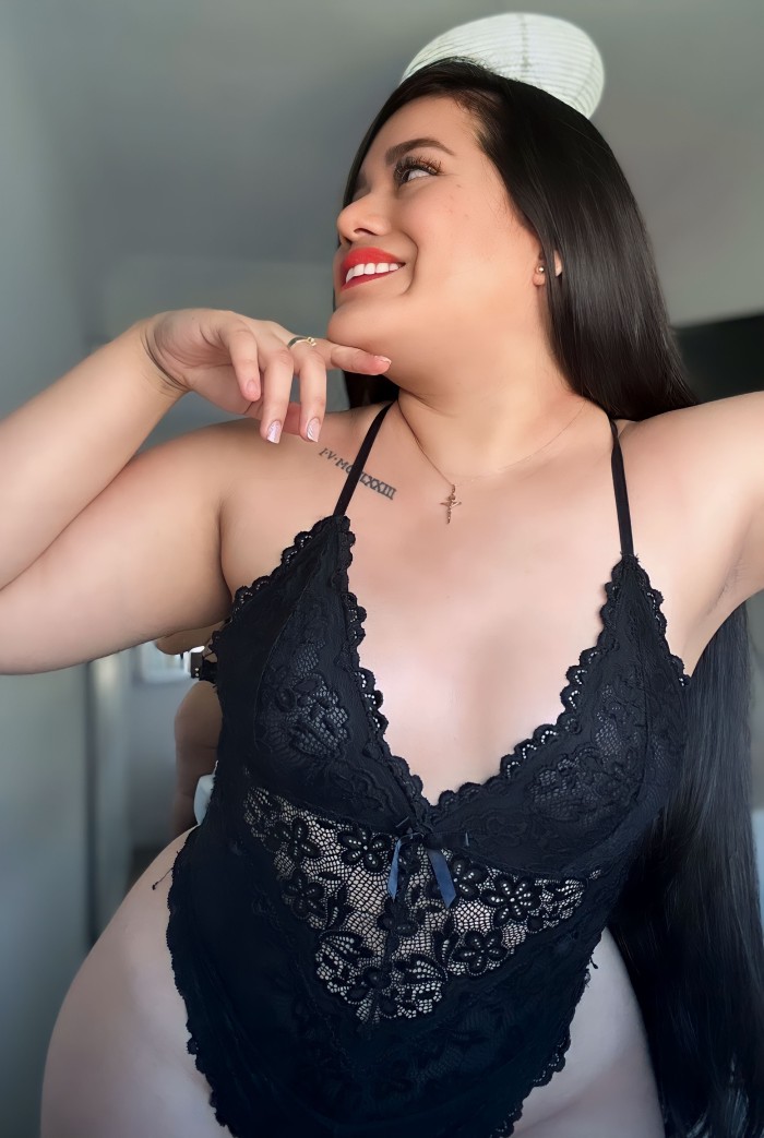 NATAHSA JOVEN COLOMBIANA SIMPÁTICA