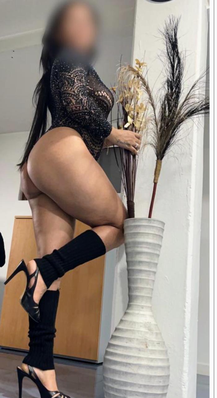 ELENA ESCORT BRASILEÑA A LAS 24 HORAS