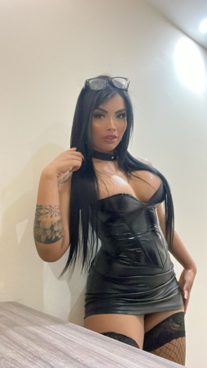 Tatiana colombiana muy cachonda y golosa Pack hora