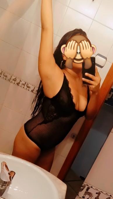 IRIS LATINA CARIÑOSA 24H/ 28 AÑITOS TEL: 631892116