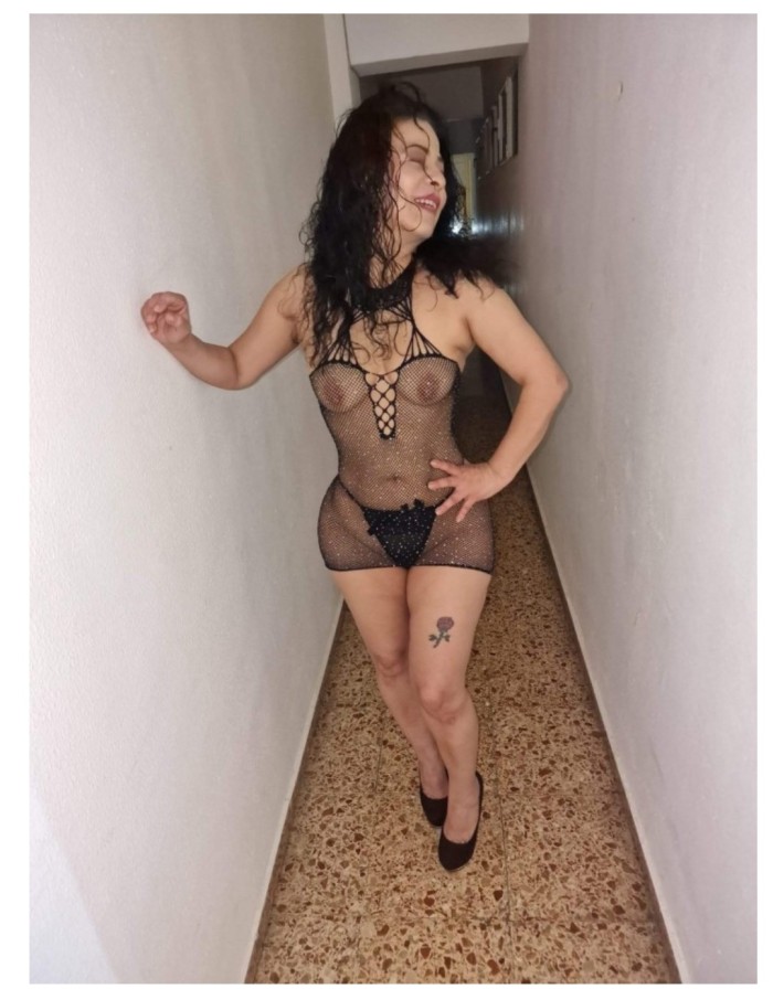 NOVEDAD FIESTERA COLOMBIANA MADURITA SEXY SOLA