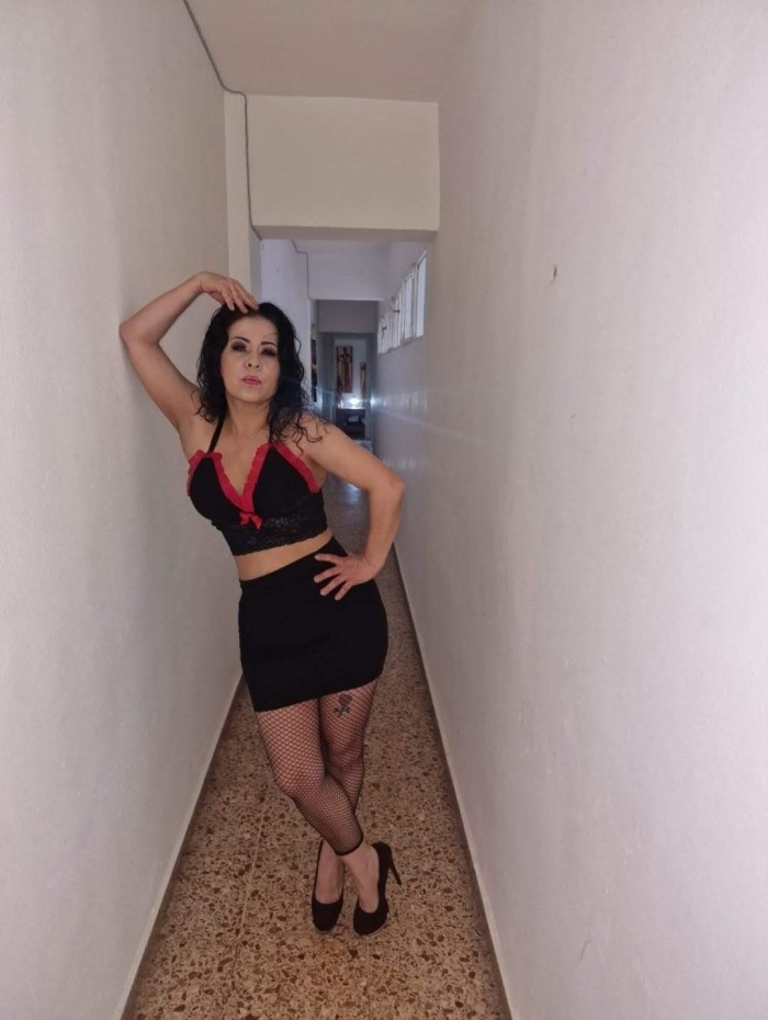 NOVEDAD FIESTERA COLOMBIANA MADURITA SEXY SOLA