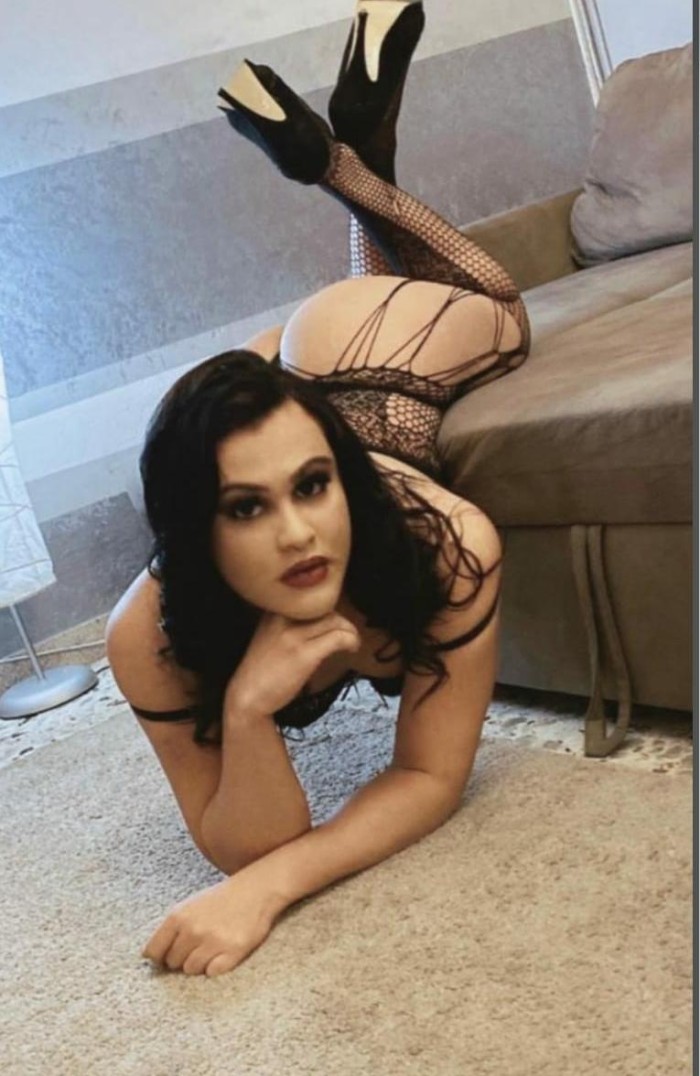 AYSHA TRANS ADICTA AL SEXO Y FIESTERA