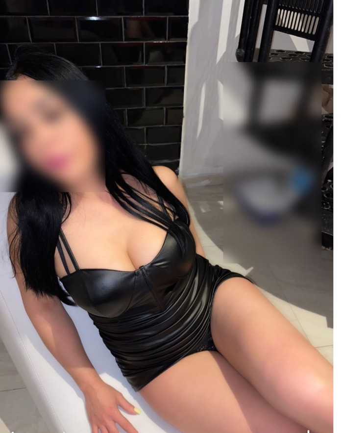 LATINA MUY JUGUETONA LLENA DE PLACER.SCORT