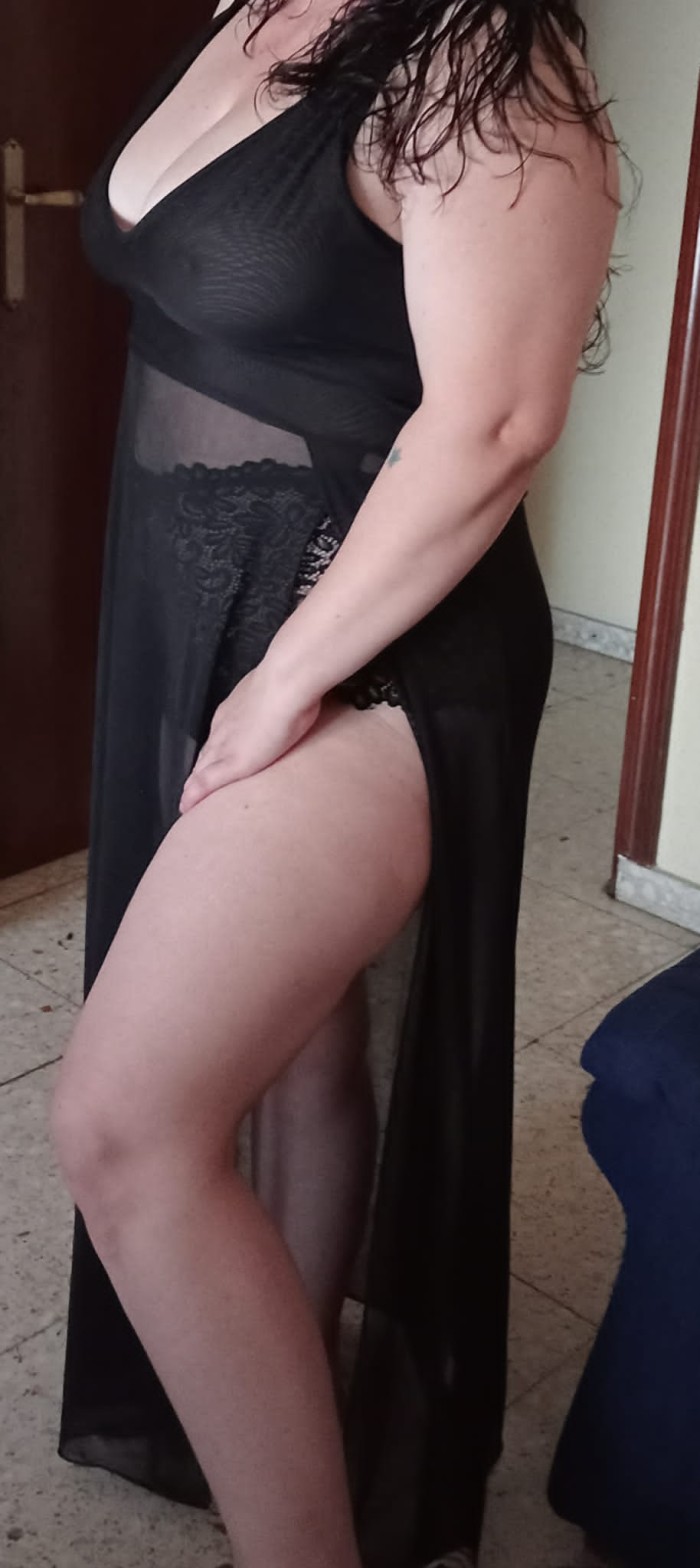 Ángela, mujer cariñosa bailen