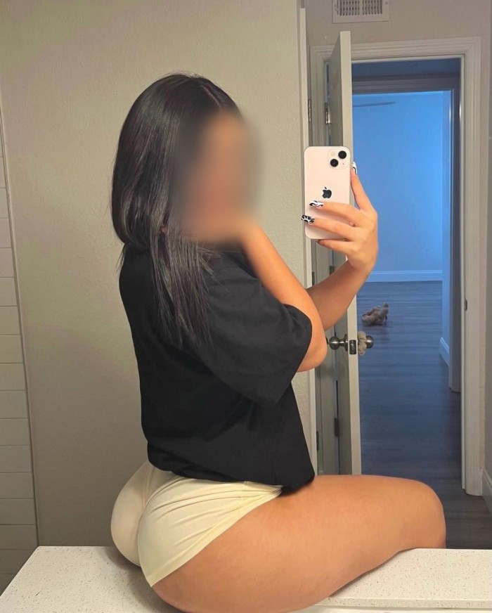 JOVEN LATINA GUAPA INDEPENDIENTE FIESTAS MASSAGE S