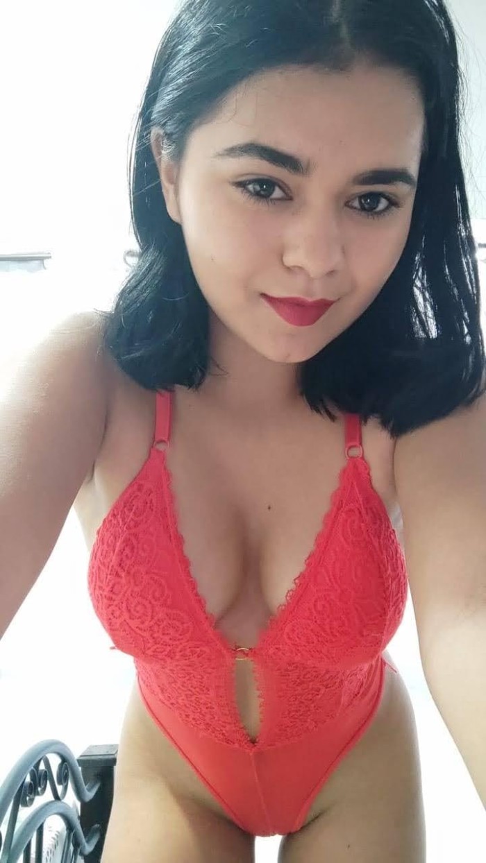 JOVENCITA SUMISA DISPONIBLE LAS 24HR