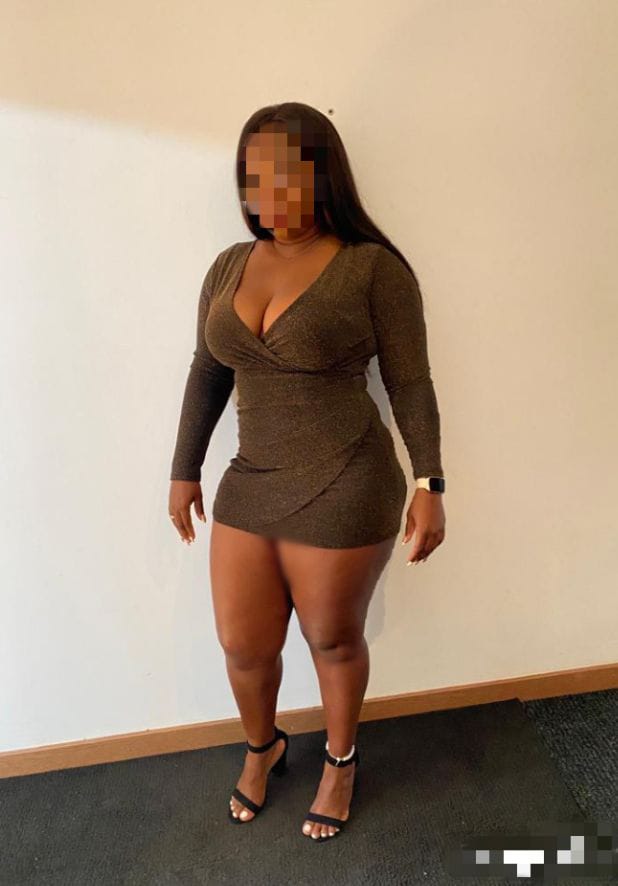 Jovencita de 20 años mulata tetas XXL naturales