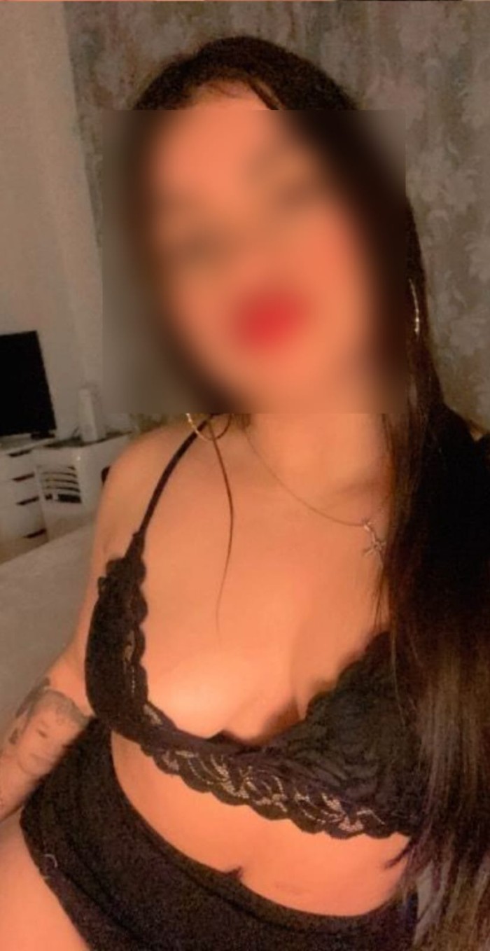 CARA PRECIOSA CON CUERPO SEXY Y NATURAL EN ALZIRA