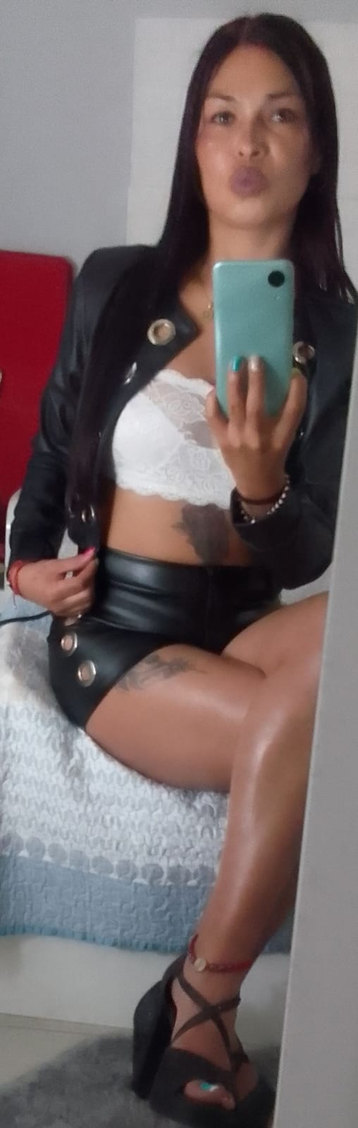 amores jovensita colombiana discreta y educada