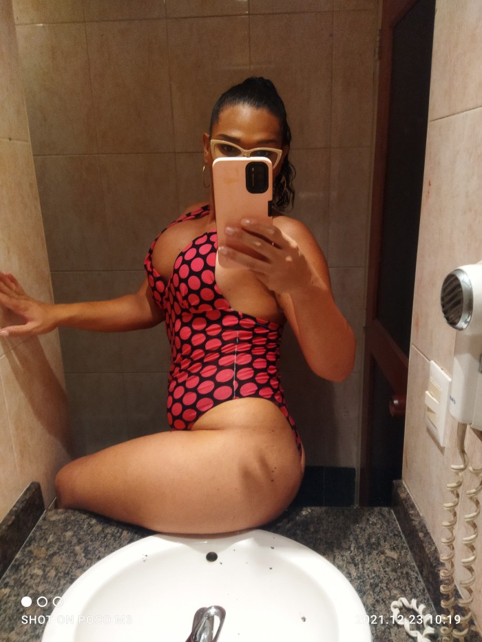 latina trans fogosa disponible en BCN 24h