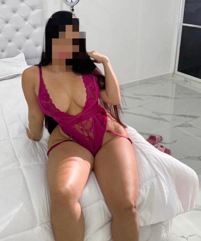 HERMOSA VENEZOLANA EN GIRONA 600359963