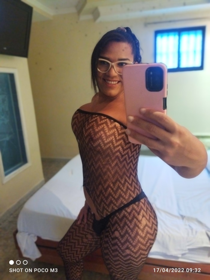 Diosa latina trans fogosa disponible en BCN 24h