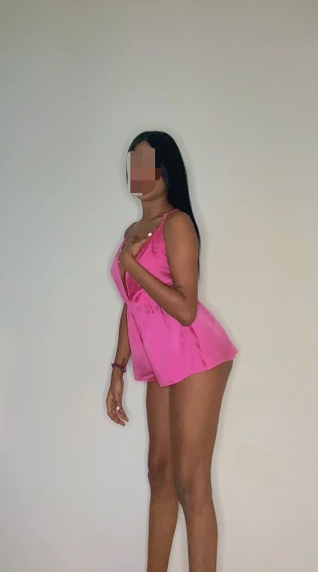 CORAL. HERMOSA JOVENCITA DE 18 AÑOS LLENA DE PASIO