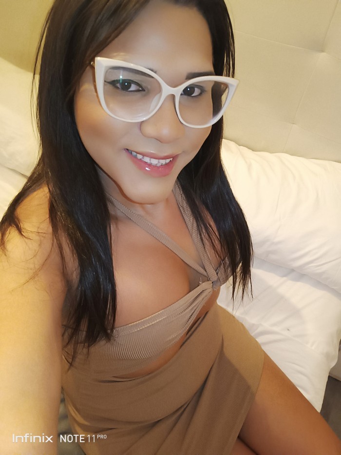 Diosa latina trans fogosa disponible en BCN