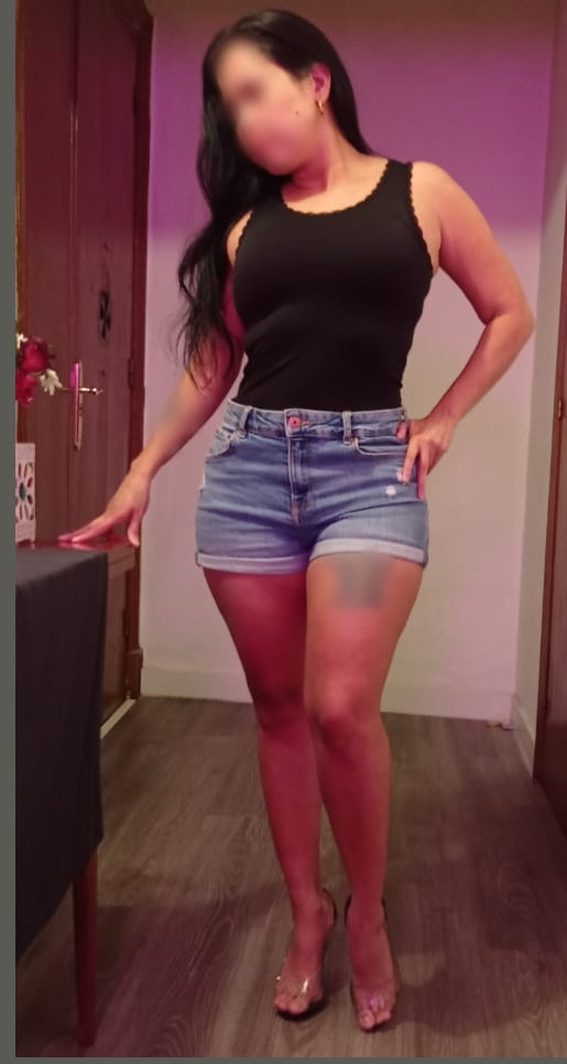 karla hermosa joven fiestera y divertida