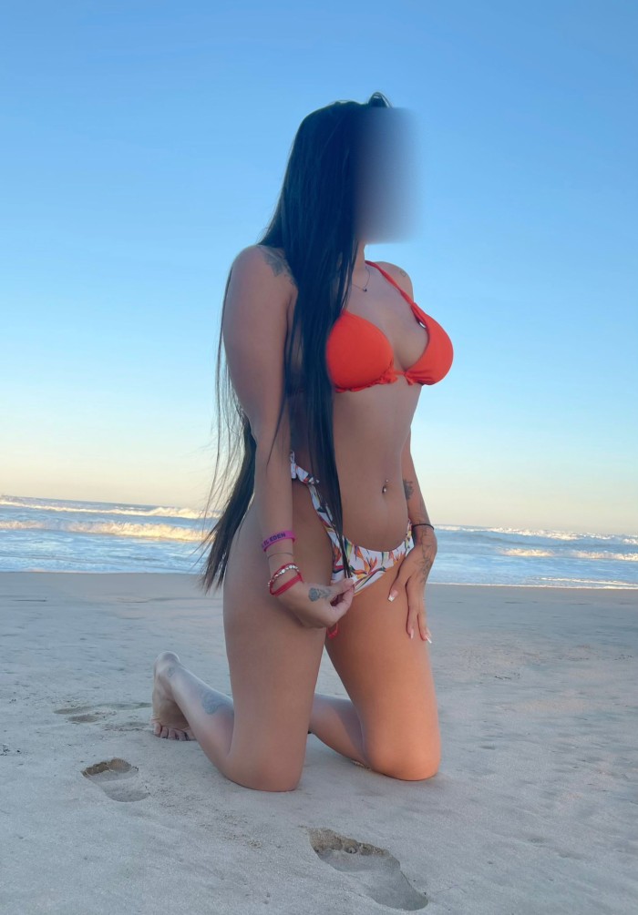 EXQUISITA E IRRESISTIBLE JOVENCITA…SALIDAS