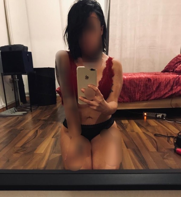 Laura española disponible en Lugo días 21 y 22 de noviembre