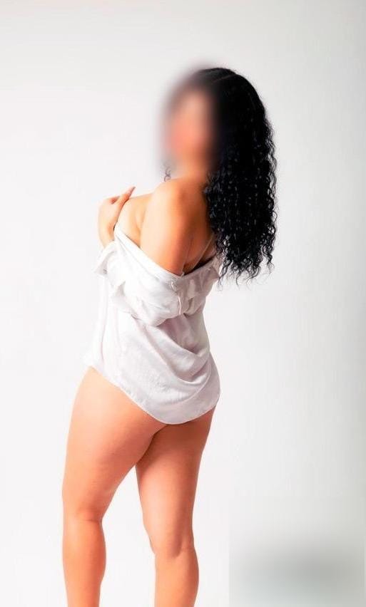 EXQUISITA LATINA, DERRAMAME TU LECHITA