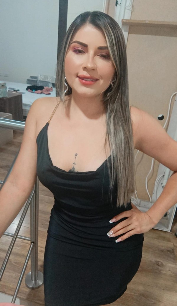 Paola una bomba sensual