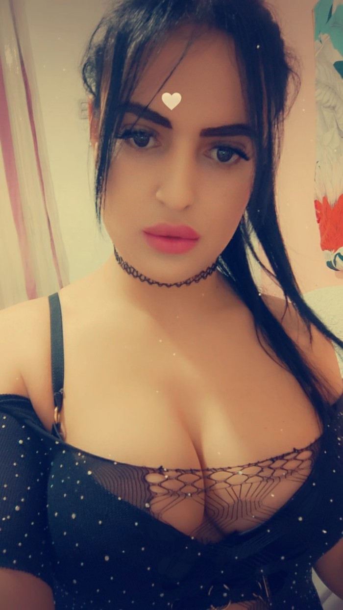 Trans activa cañera pasiva fiesta lechera besos