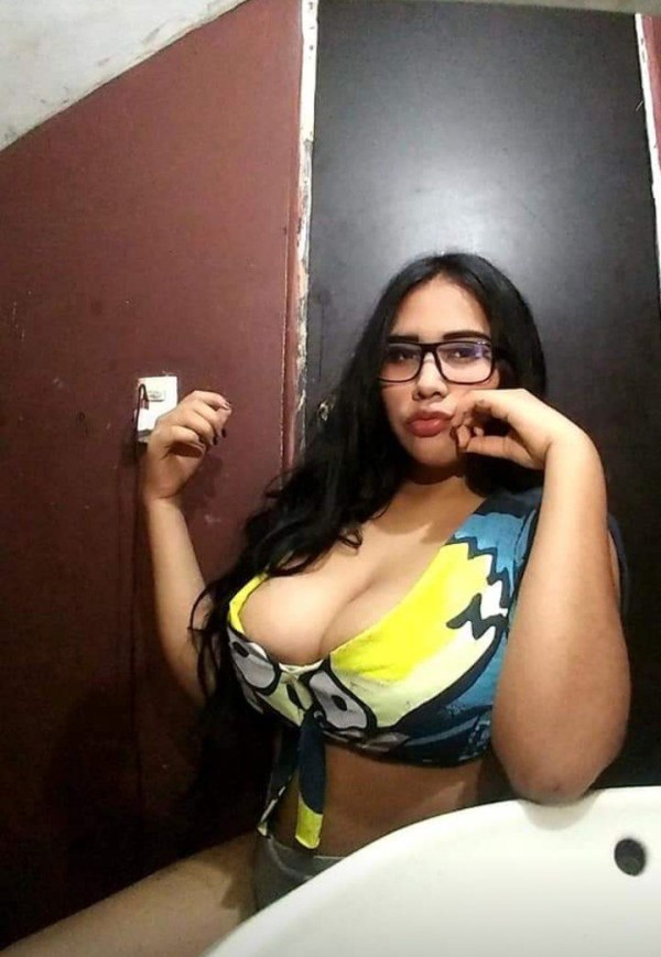 Chica venezolana muy caliente