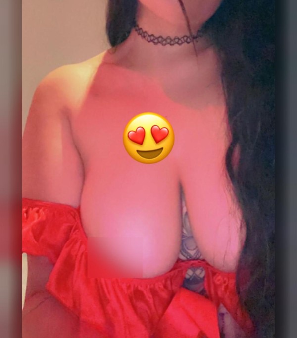 Chica fiestera  dispuesta a pasarla bien está noche