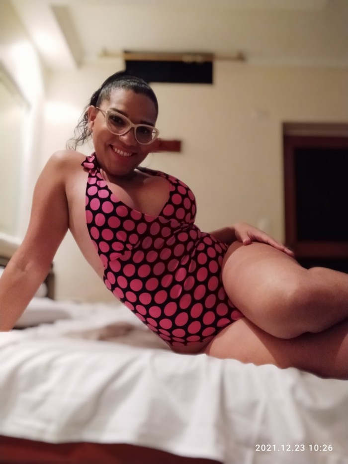 Diosa latina trans fogosa disponible en BCN 24h