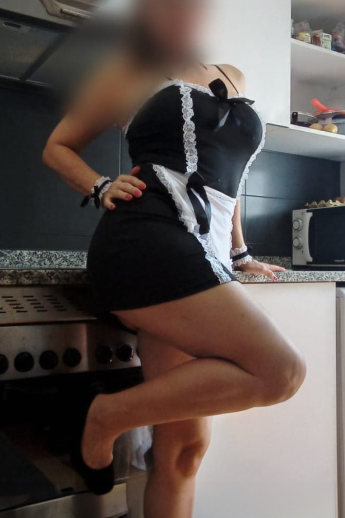 NUEVA ESCORT EN POZUELO